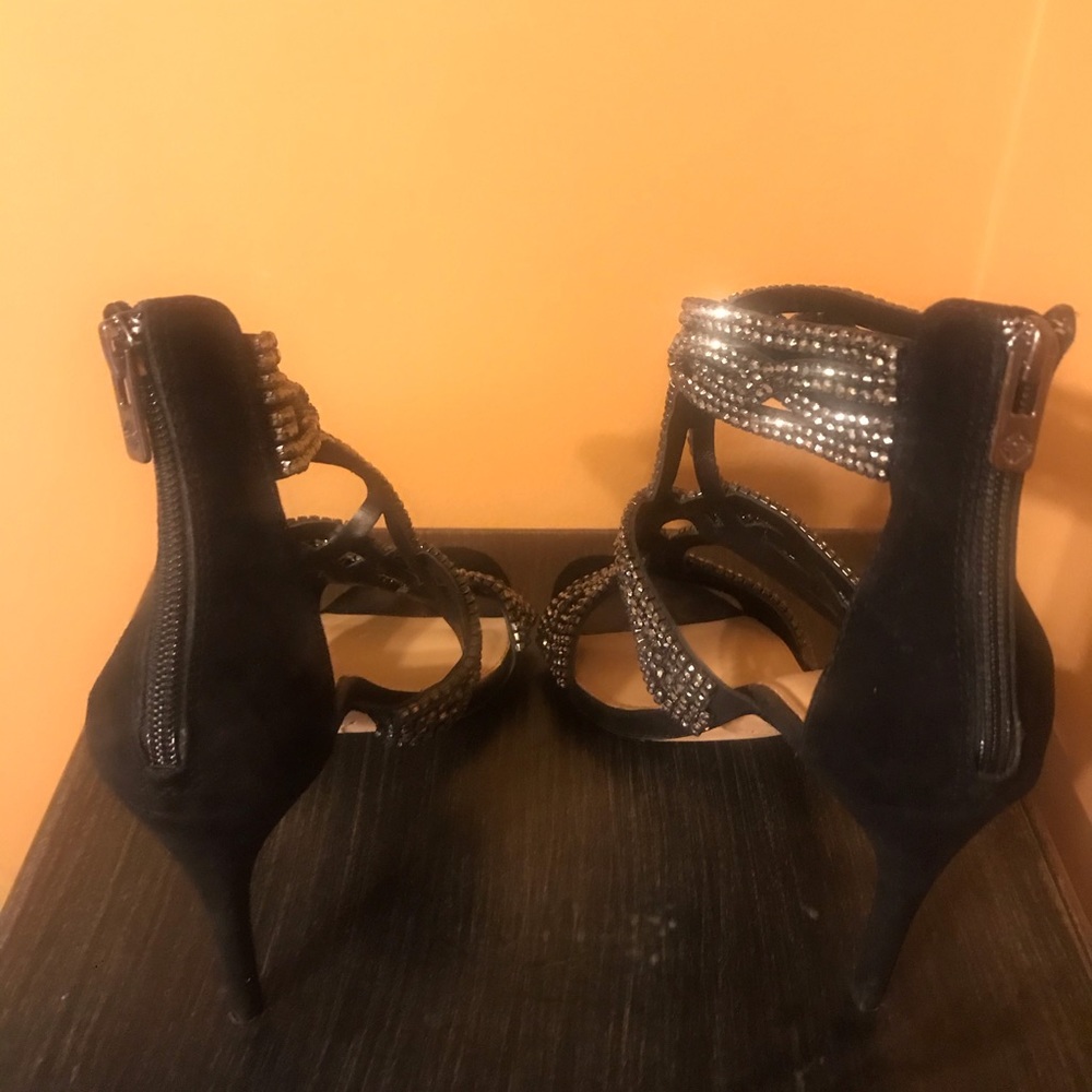 Shoes - Picture 2 of 4